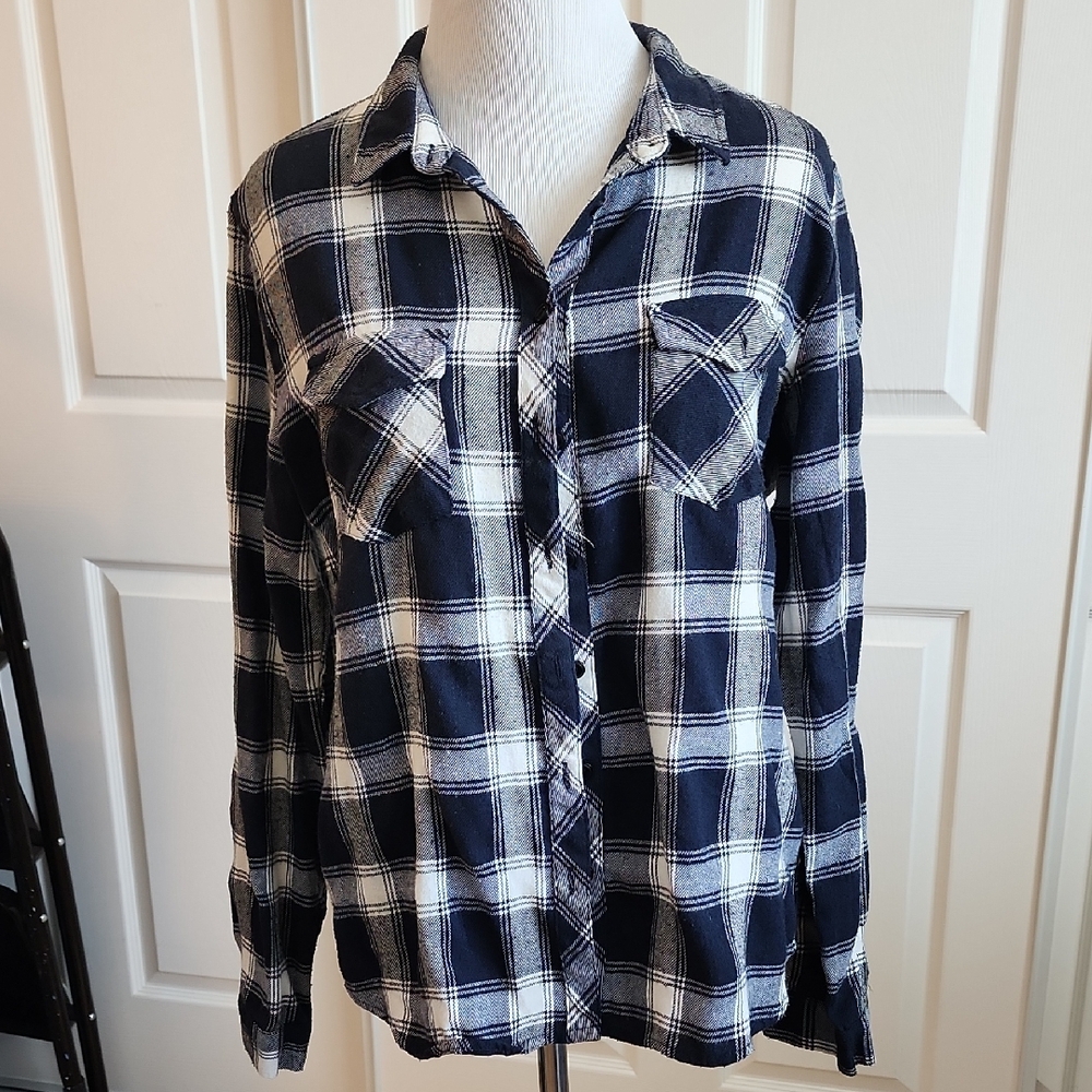 Navy and White Plaid Flannel. Med but fits Like a small.